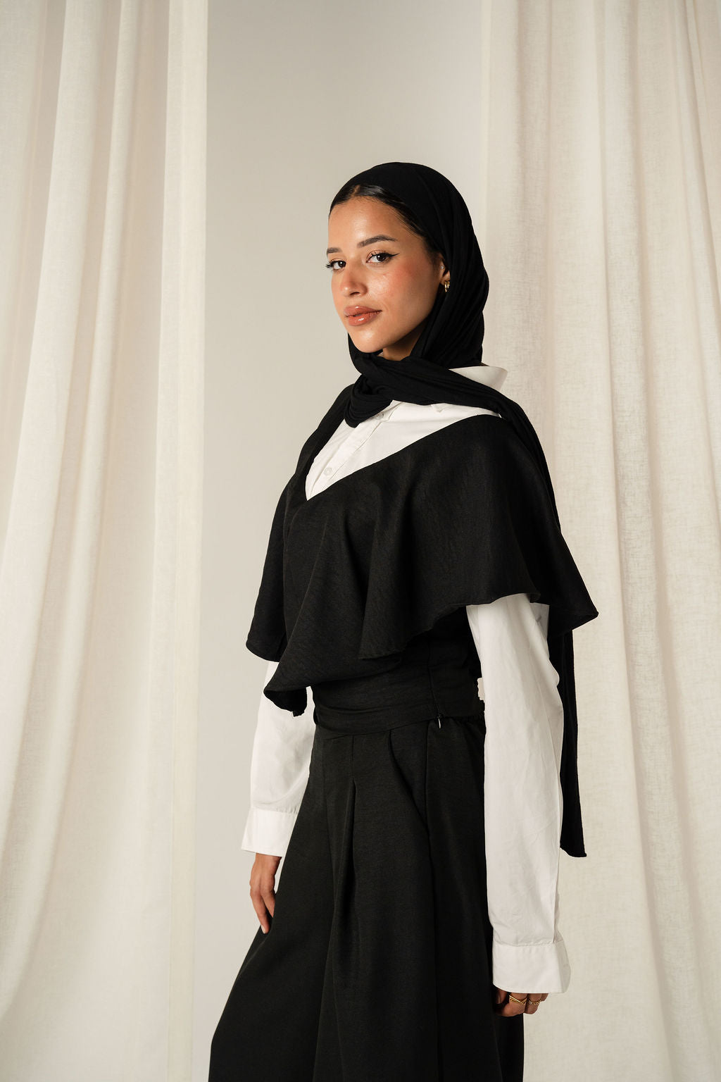 The Waves Top in Black
