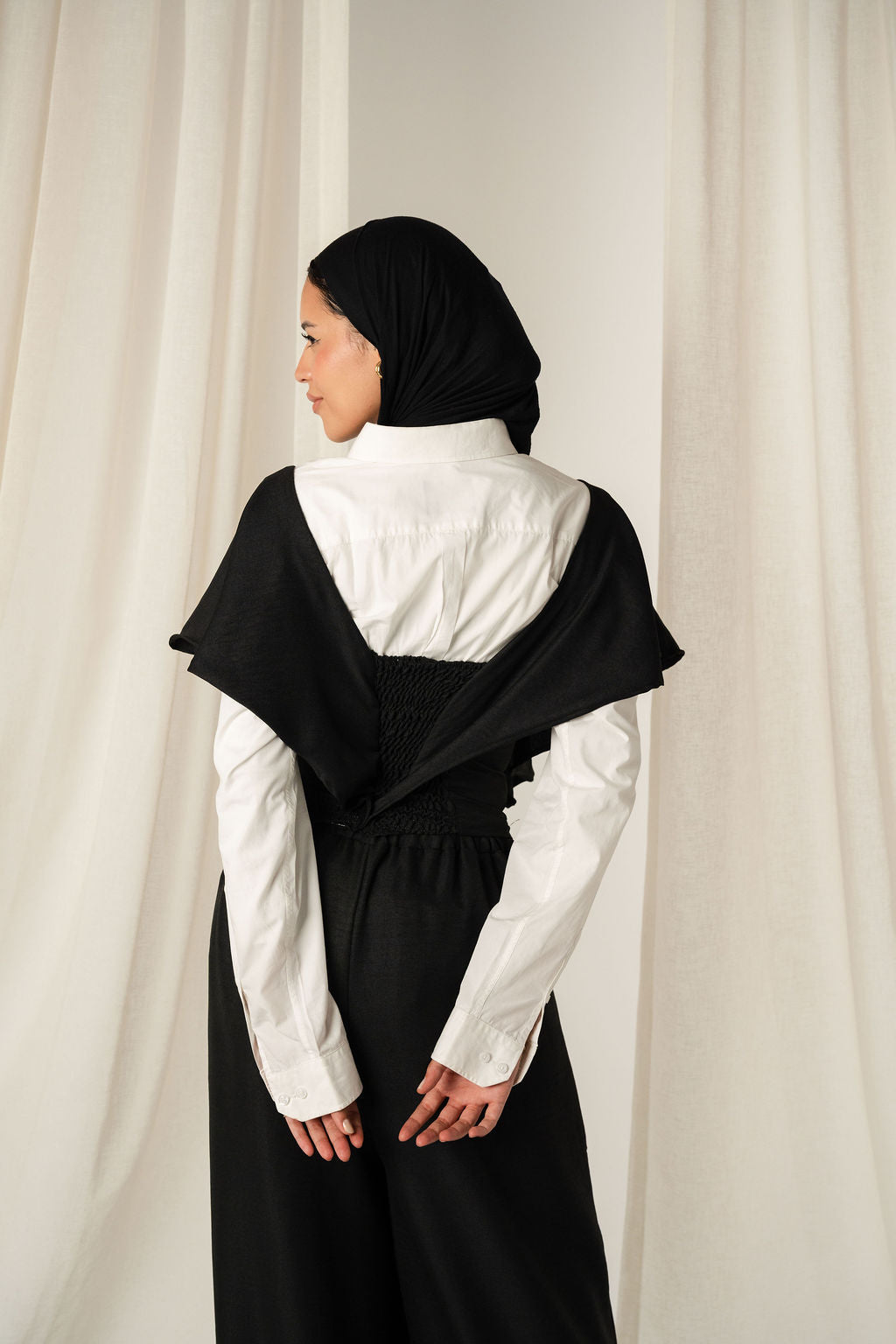 The Waves Top in Black