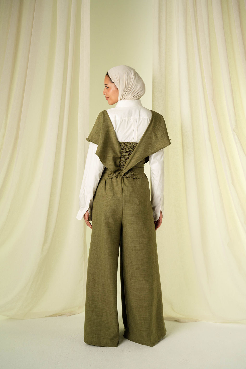The Waves Set in OLIVE